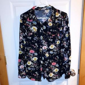 A floral flannel, size 1x